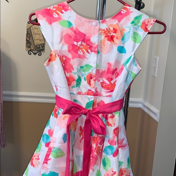 Dress - Picture 4 of 4